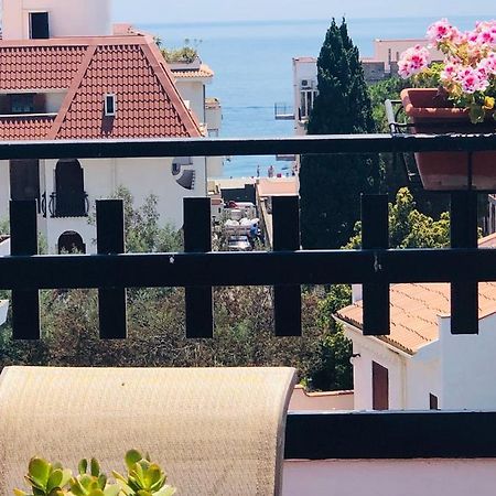 Sea View 2 Bedroom Vacation Apartment Giardini Naxos Exterior foto