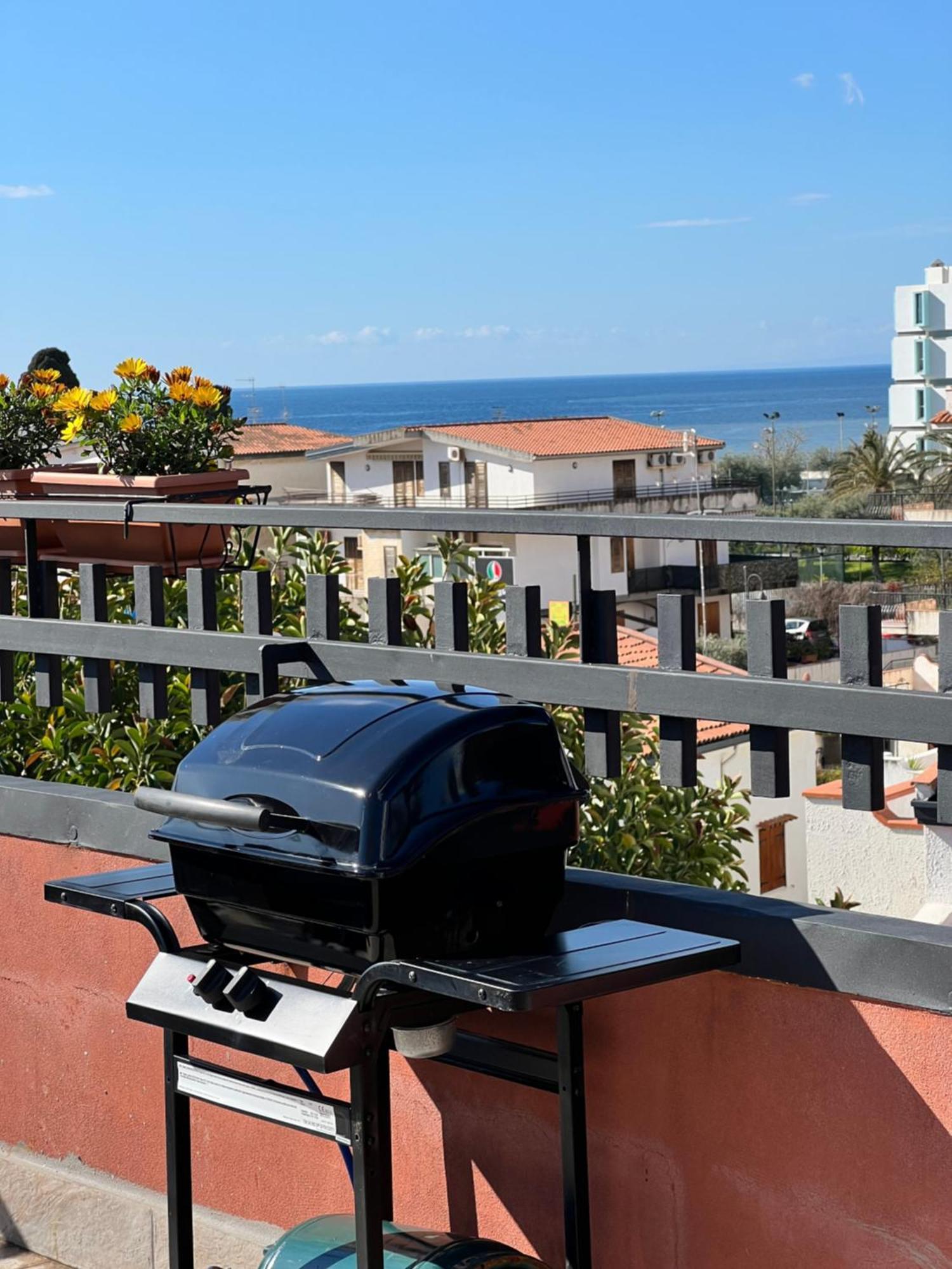 Sea View 2 Bedroom Vacation Apartment Giardini Naxos Exterior foto